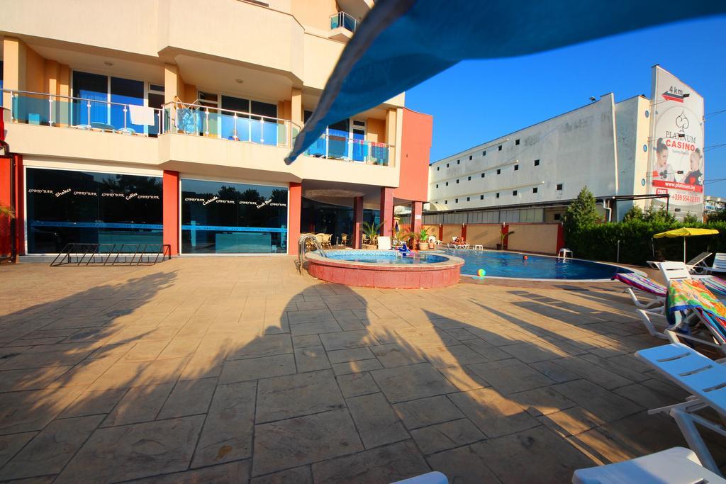 Menada Apartments In Pantai Sunny Luaran gambar