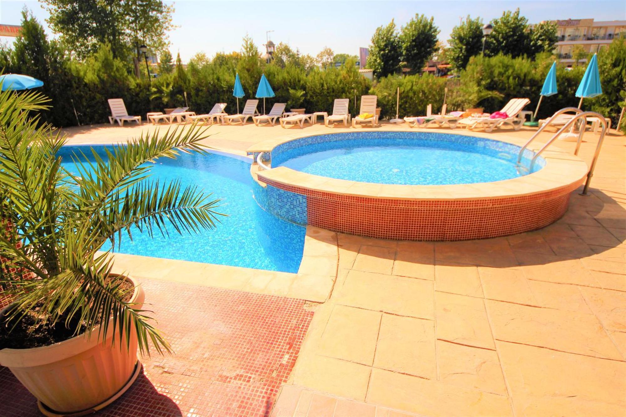 Menada Apartments In Pantai Sunny Luaran gambar