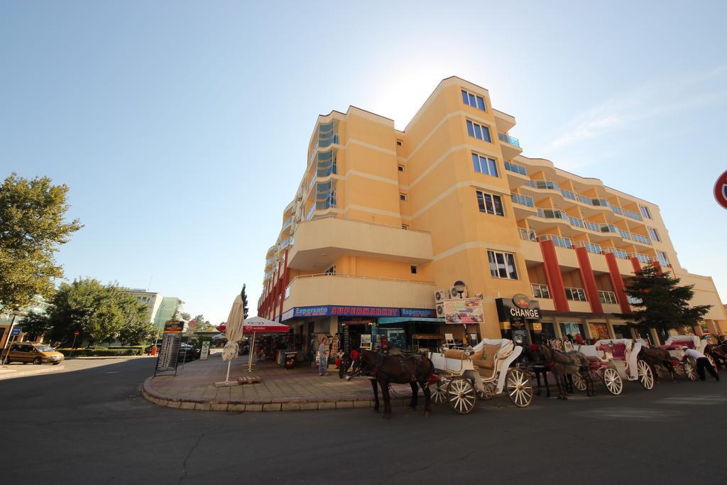 Menada Apartments In Pantai Sunny Luaran gambar