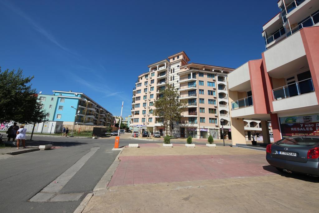 Menada Apartments In Pantai Sunny Luaran gambar