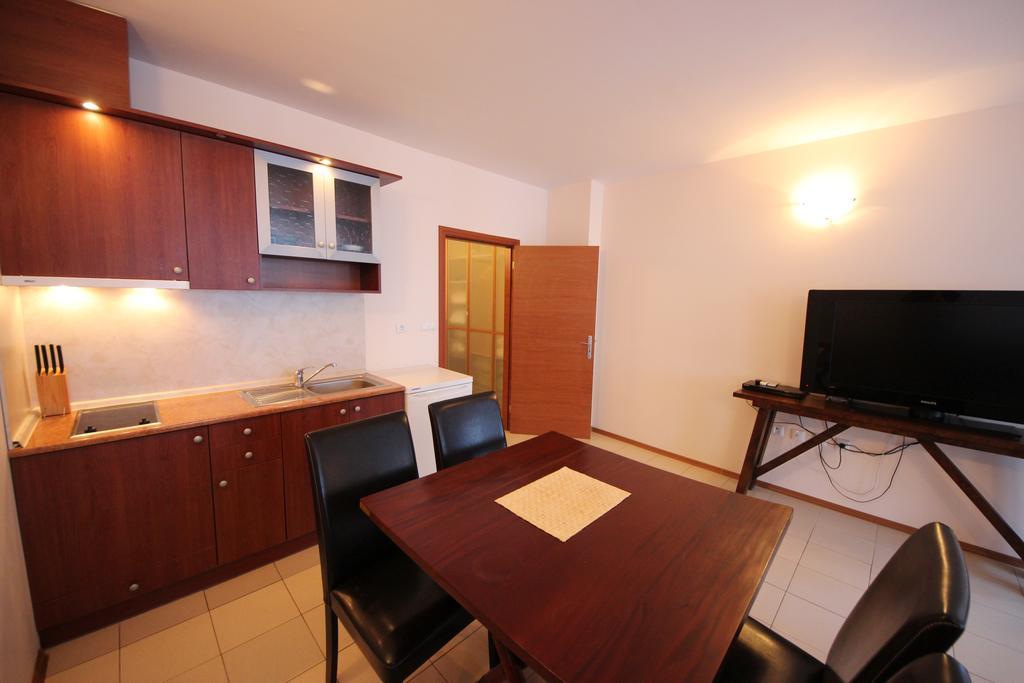 Menada Apartments In Pantai Sunny Luaran gambar