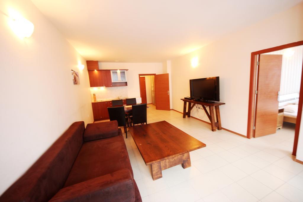 Menada Apartments In Pantai Sunny Luaran gambar