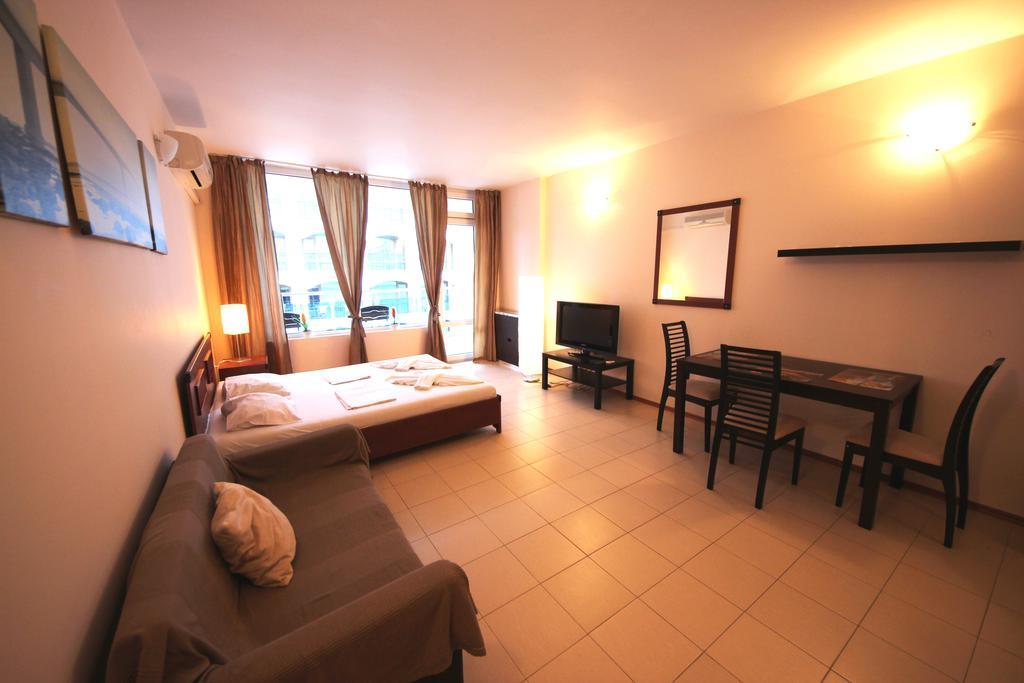 Menada Apartments In Pantai Sunny Luaran gambar