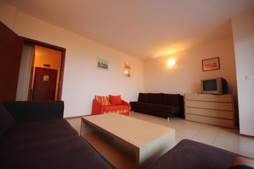 Menada Apartments In Pantai Sunny Luaran gambar