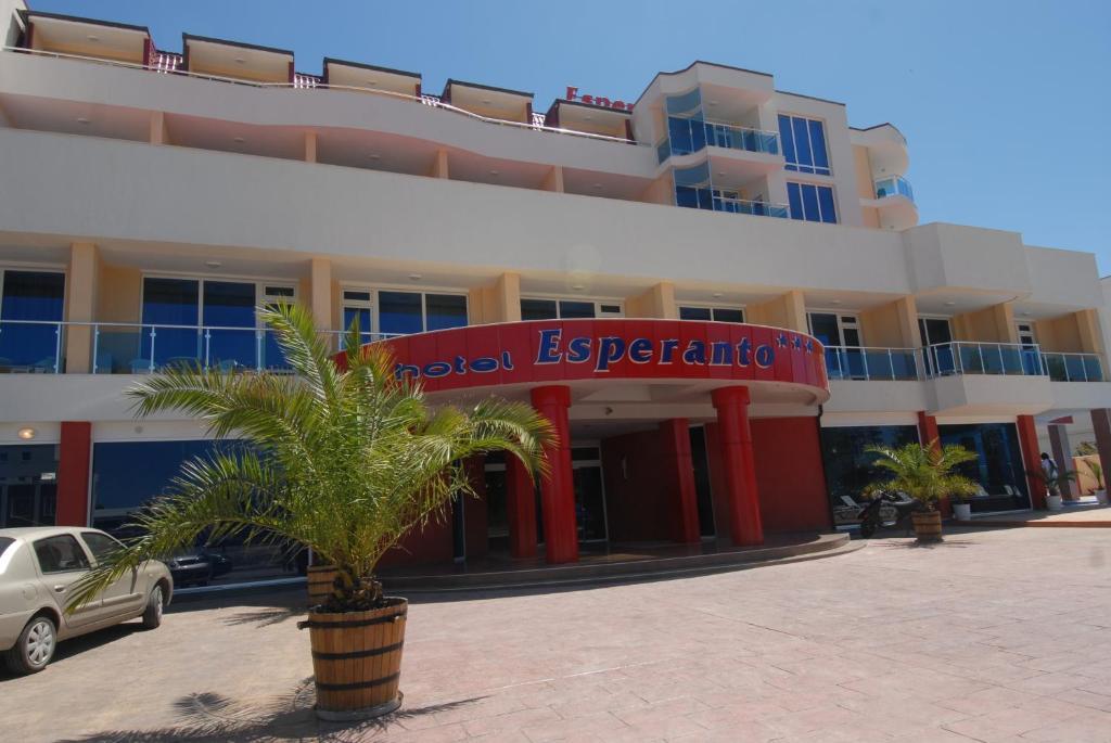 Menada Apartments In Pantai Sunny Luaran gambar