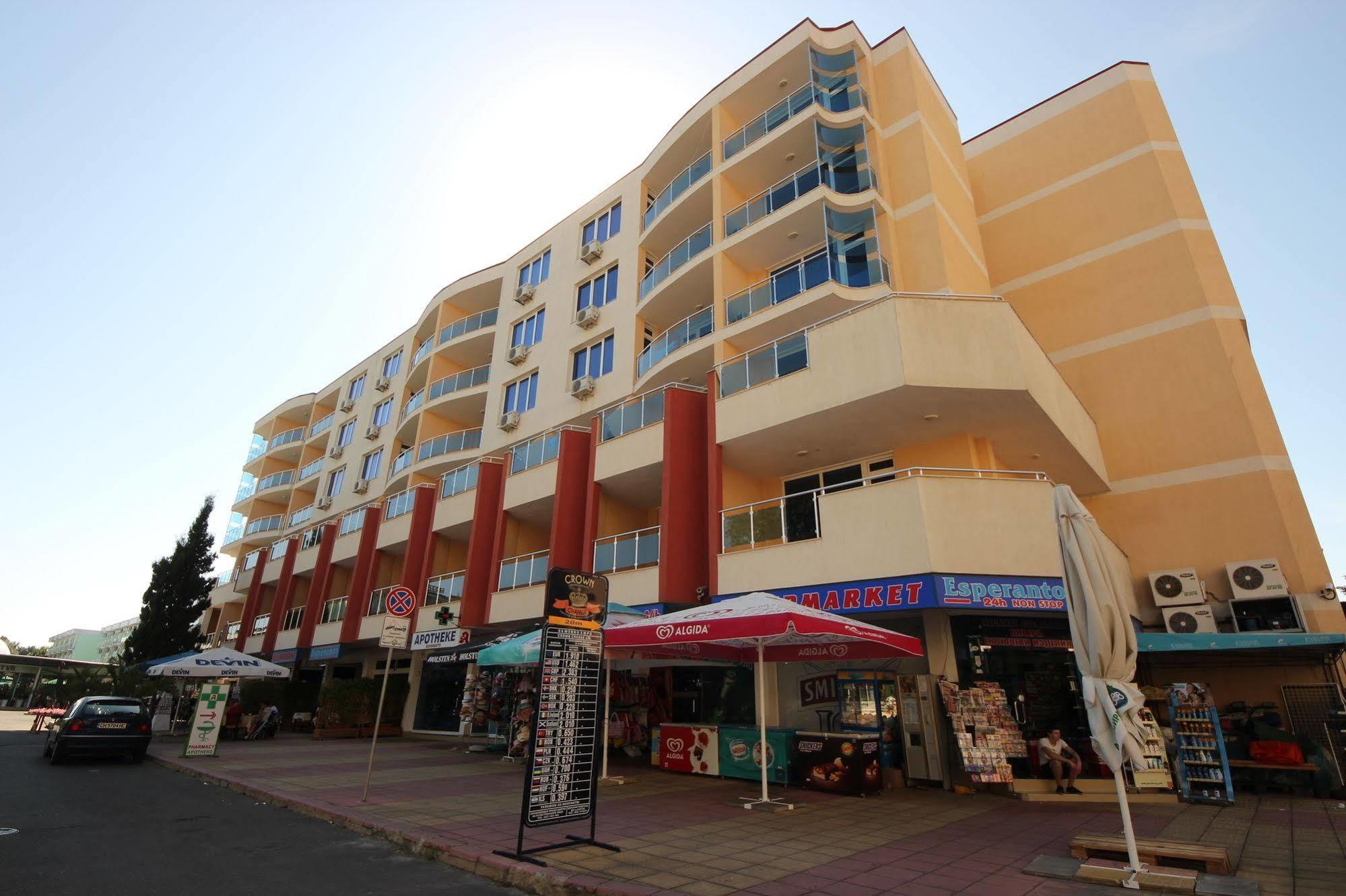 Menada Apartments In Pantai Sunny Luaran gambar