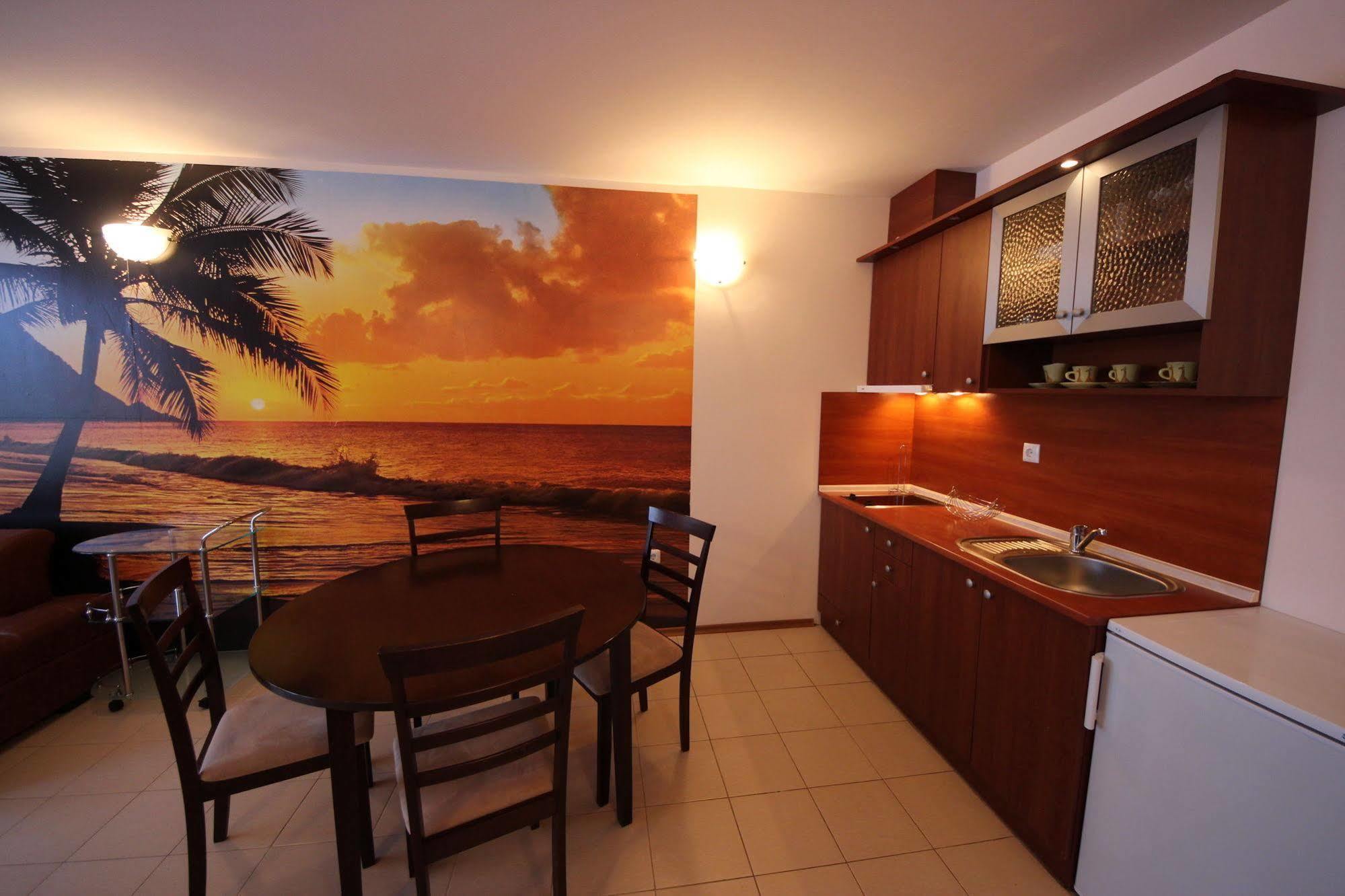 Menada Apartments In Pantai Sunny Luaran gambar